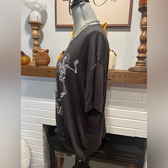 💀Skeleton top!💀 - Picture 3 of 8